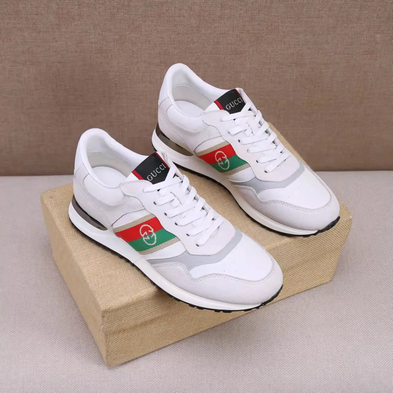 p420 [Gucci Sports Men's Shoes] Gucci fashionable casual men's shoes 🇨🇳Original 1:1 mold, new model debuts first 💯Not high-profile but avant-garde, simple, low-key and fashionable, super versatile style 🌿Original cowhide production ➕Sheepskin lining🎋The version is comfortable on the feet, first-class workmanship🍍38-44 Large quantities in stock